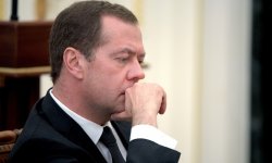 Дмитрий Медведев в очередной раз «обрадовал» россиян. Что ждет Россию в ближайшие 6 лет?