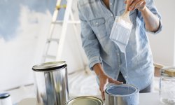 Какая краска лучше для кухни и как покрасить потолок своими руками
