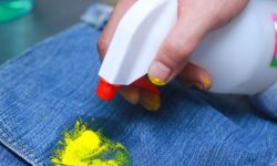 Как самостоятельно удалить пятна краски с одежды в домашних условиях