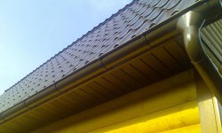 Технология подшивки карниза крыши и материалы