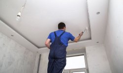 Чем и как покрасить потолок из гипсокартона своими руками