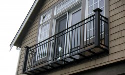 Как сделать балкон с крышей в частном доме