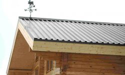 Устройство крыши из профнастила и характеристики материала