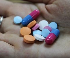 Почему врачи продолжают назначать лекарства, которые не лечат: список бесполезных препаратов