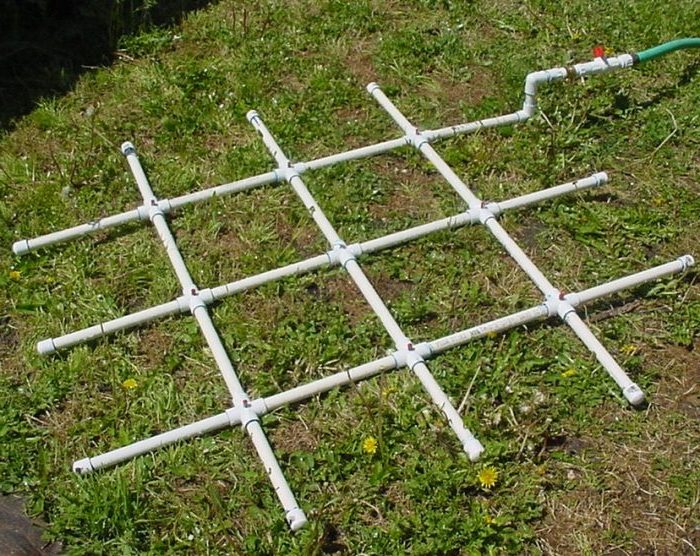 Zavlažovací síť z PVC trubek