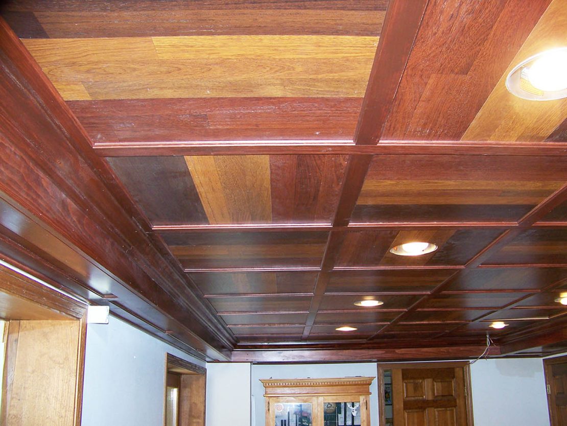  использование ламината на потолке