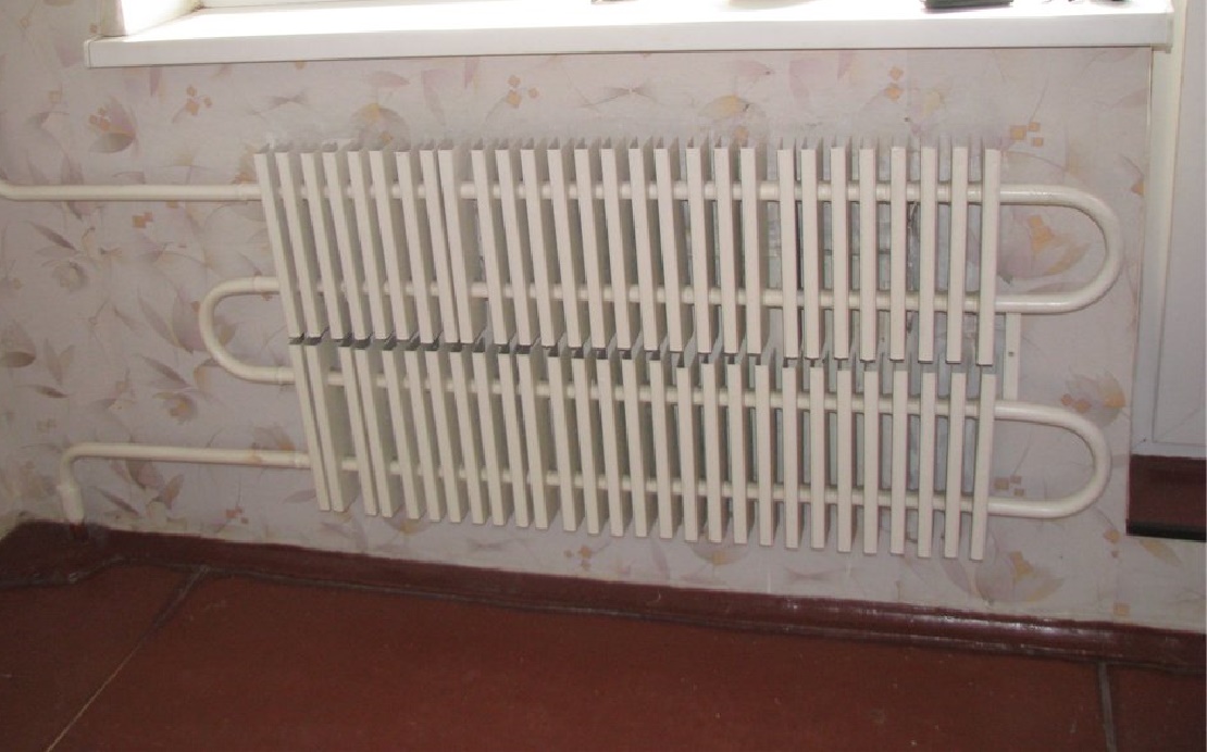 Старый радиатор отопления