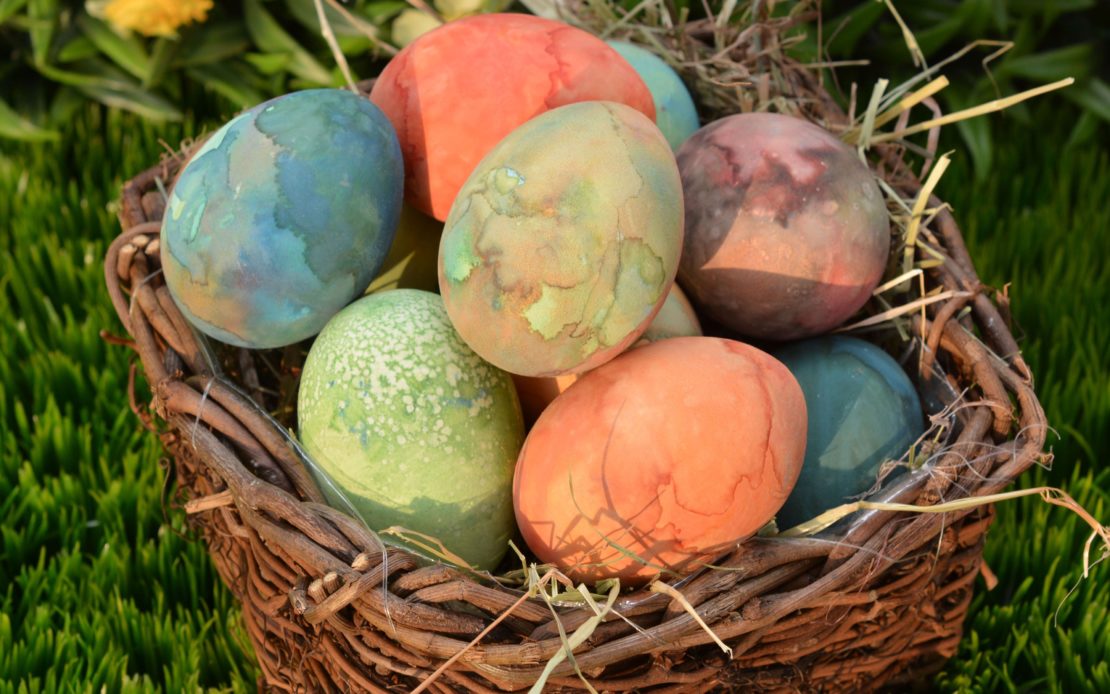 Покраска яиц к Пасхе 2019