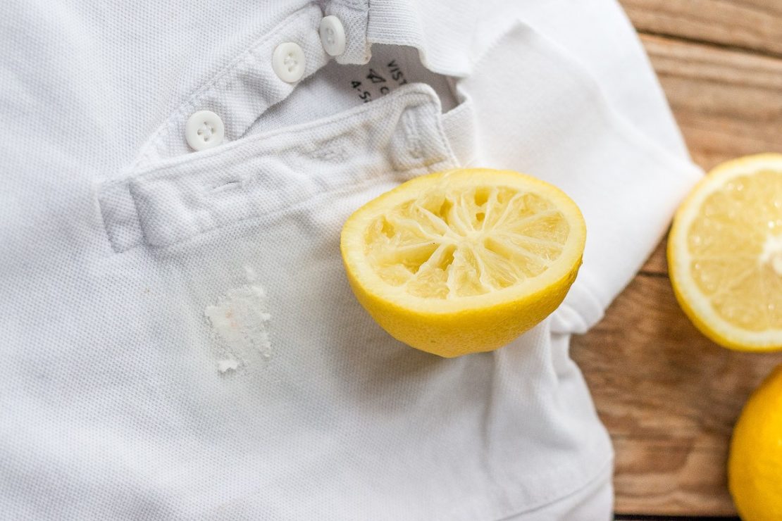 Как удалить пятно на одежде с помощью лимона?