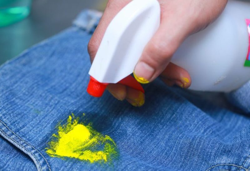 Как смыть краску с одежды в домашних условиях