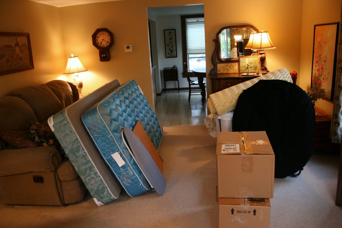 Что нельзя оставлять при переезде в новую квартиру или дом