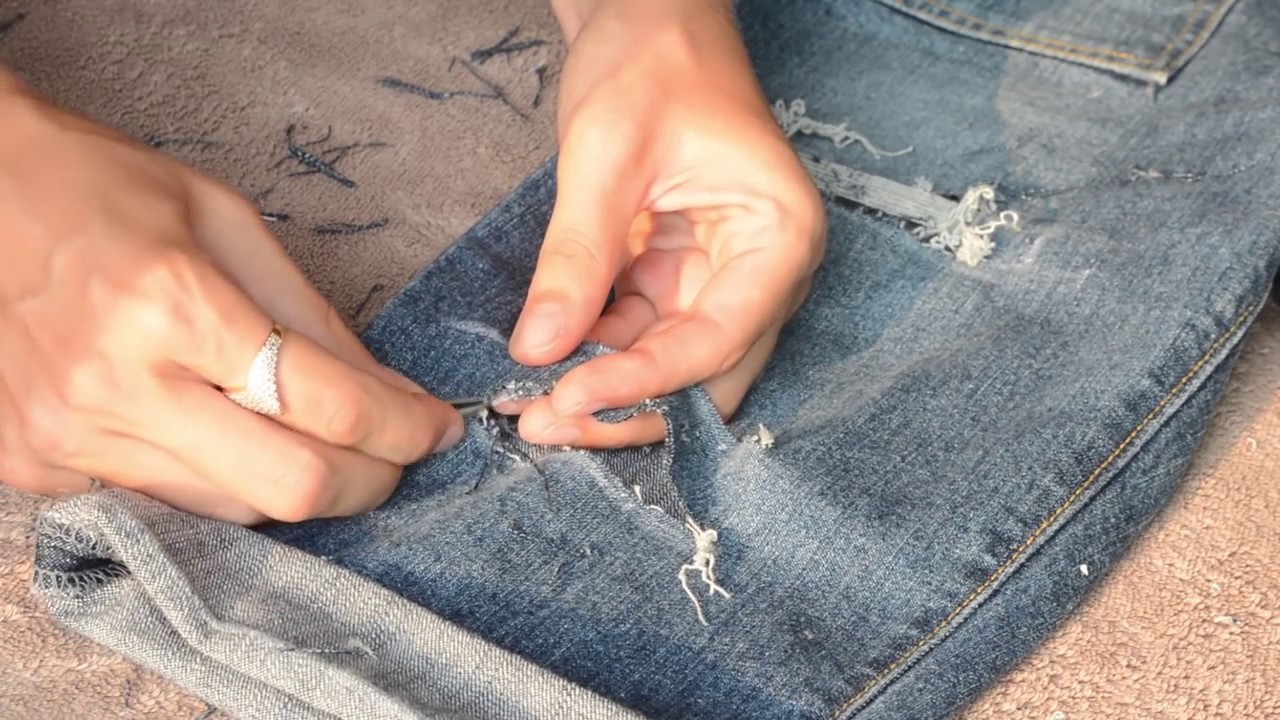 Как сделать рваные джинсы в домашних условиях с фото пошагово женские